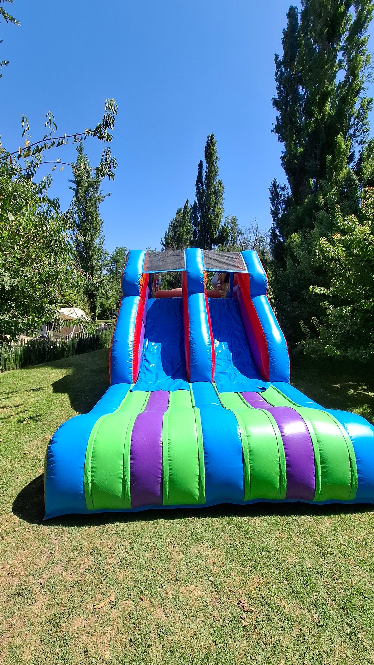 PISTA DE OBSTÁCULOS AKU AKU